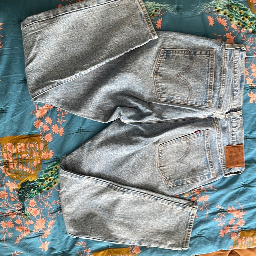Levi’s Wedgie Ankle Fit Denim - Picture 2 of 4